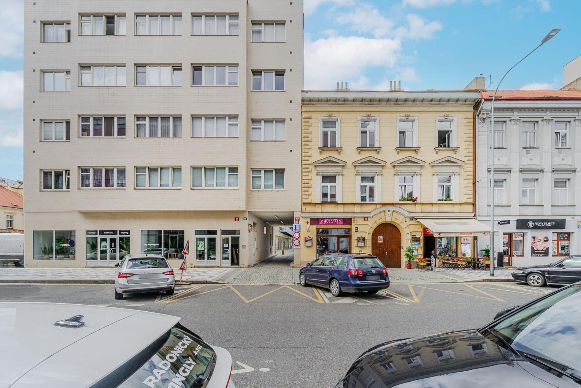2-Level Apartments On Krizikova Near The Metro Praga Exterior foto