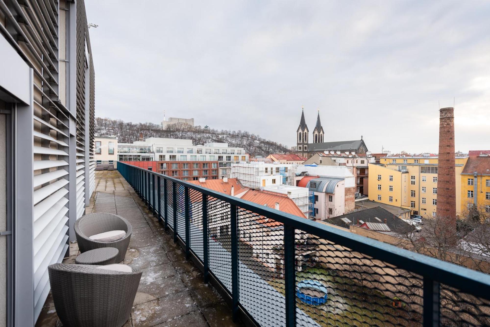 2-Level Apartments On Krizikova Near The Metro Praga Exterior foto