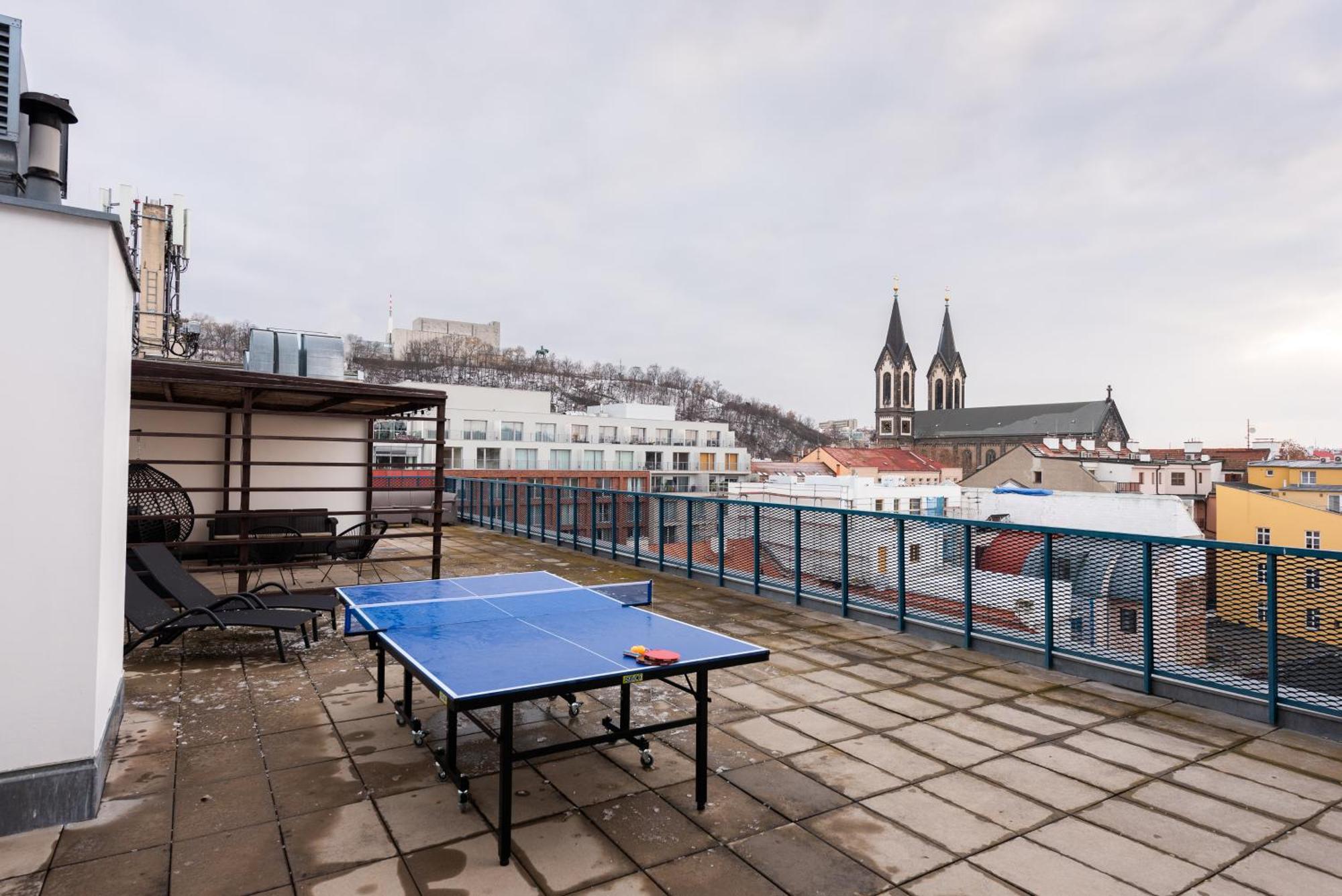 2-Level Apartments On Krizikova Near The Metro Praga Exterior foto